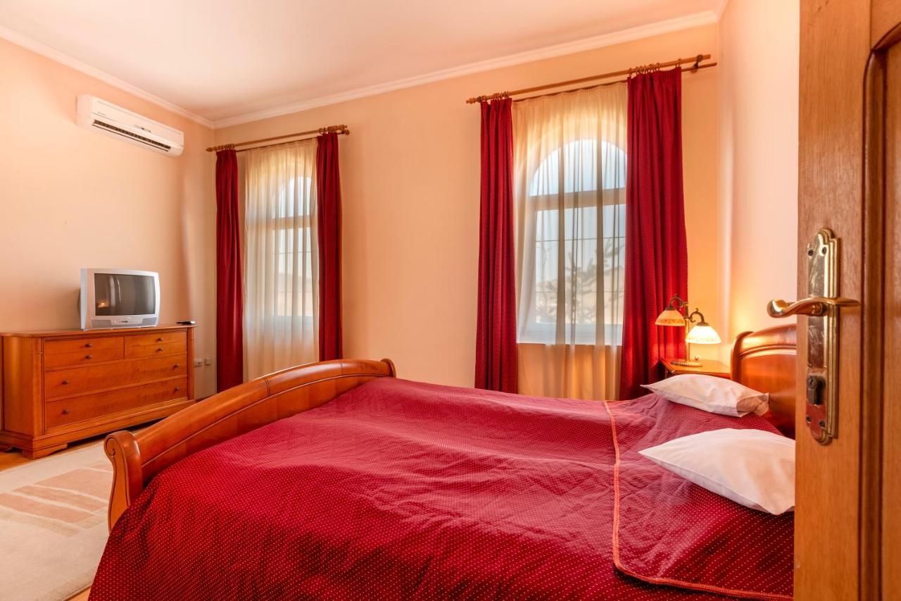 Hotel Denis Daneş Exteriér fotografie