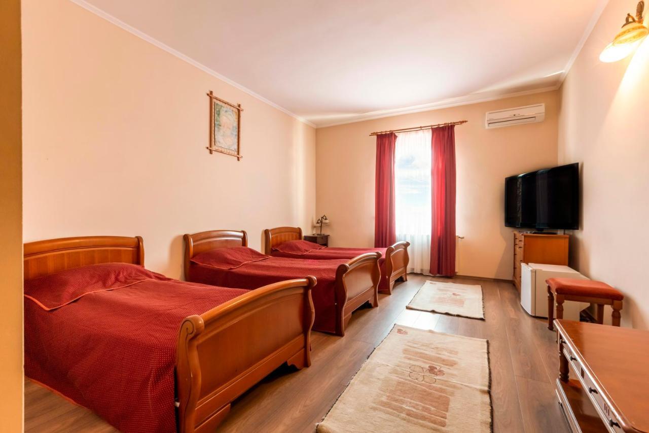 Hotel Denis Daneş Exteriér fotografie